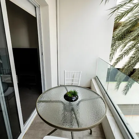 Apartment Spacious Studio Downtown Larnaca